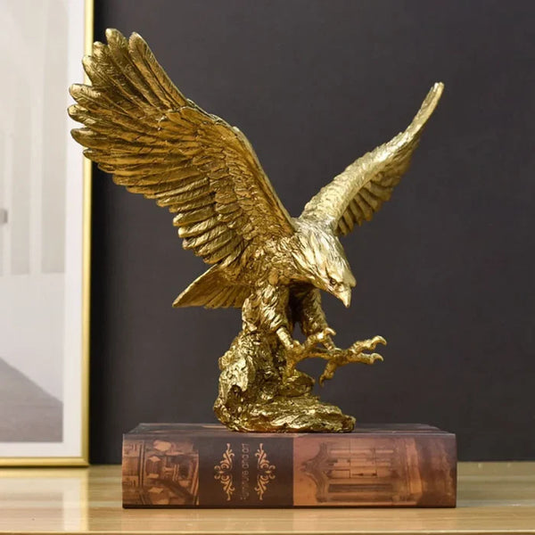 Escultura de Águila Dorada.